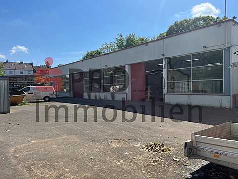 Halle und Außenfläche