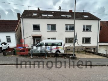 Mehrfamilienhaus in Saarbrücken mit großem Platzangebot!, 66126 Saarbrücken, Mehrfamilienhaus