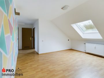 Charmante Dachgeschoss-Wohnung, 66130 Saarbrücken, Dachgeschosswohnung