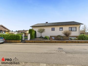 Attraktiver Bungalow im ruhigen Wohngebiet, 66578 Schiffweiler, Zweifamilienhaus