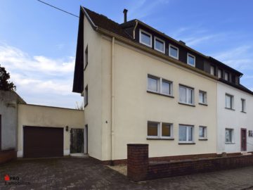 Charmantes Zweifamilienhaus mit vielseitigen Möglichkeiten, 66125 Saarbrücken, Zweifamilienhaus
