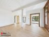 Großzügiges 1-2-Familienhaus mit viel Flair und Potenzial - Wohnzimmer im Erdgeschoss