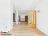 Großzügiges 1-2-Familienhaus mit viel Flair und Potenzial - Wohnzimmer im Erdgeschoss