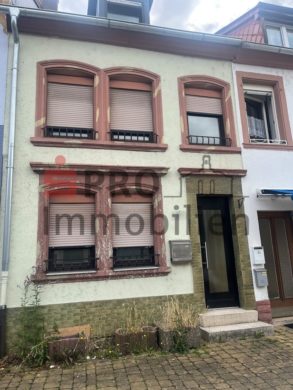 Charmantes Sanierungsobjekt mit Sandsteinfassade, 66271 Kleinblittersdorf, Einfamilienhaus